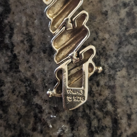 Elegant Gold and Sterling Silver Women's Bracelet Marked 925 - Picture 6 of 8